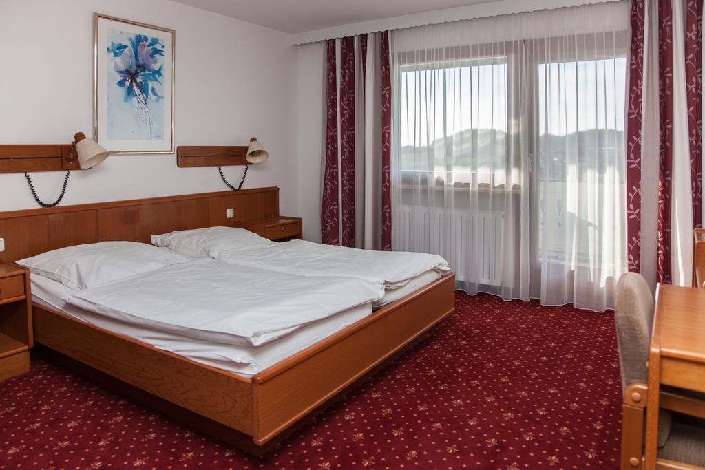 Chiemgau Hotel Viktoria Grabenstätt Exteriör bild